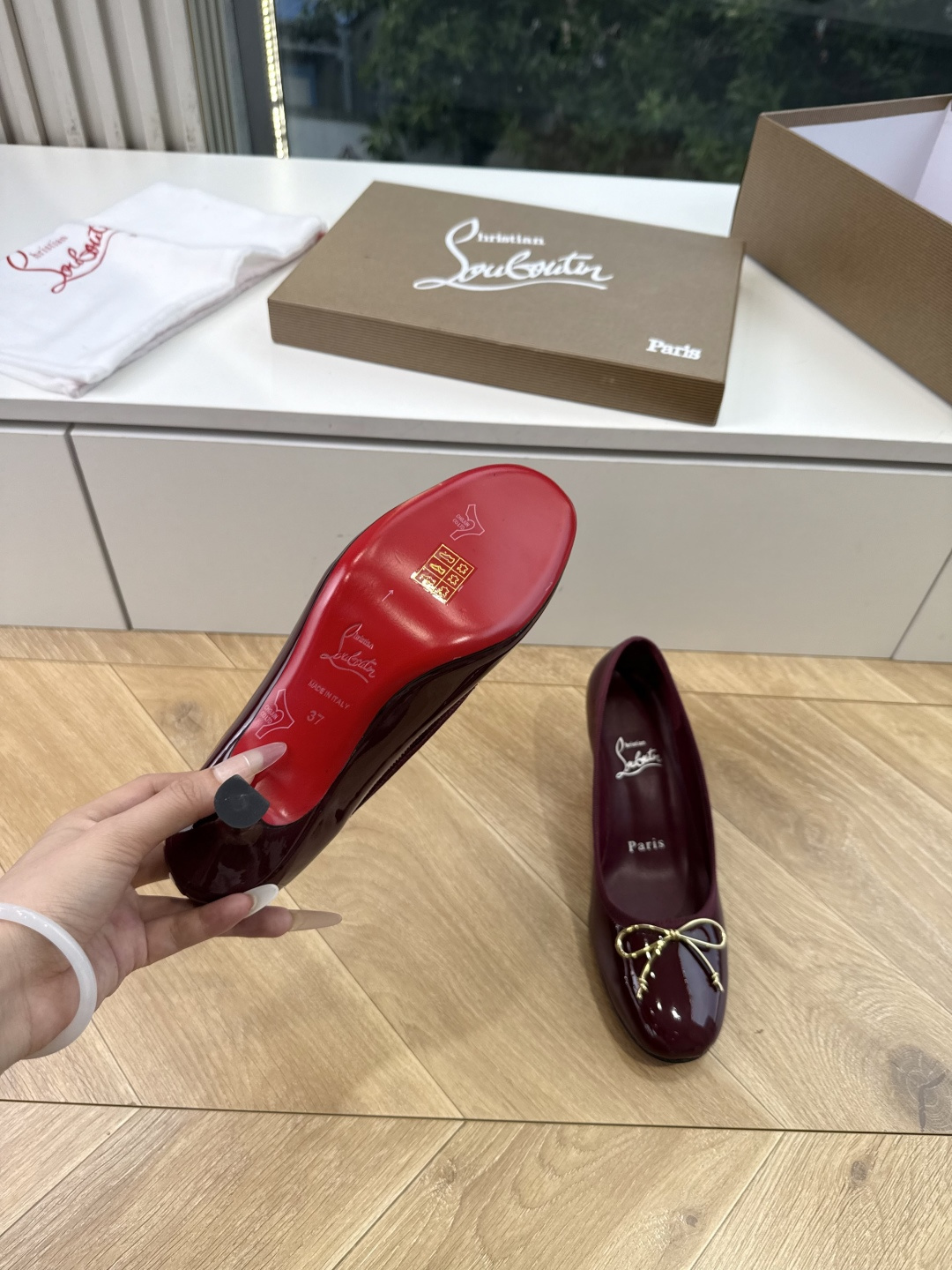 G277Christian Louboutin红底鞋单鞋 选到了颜色真好看呀[色色R]MyTheresa上现在居然 最后