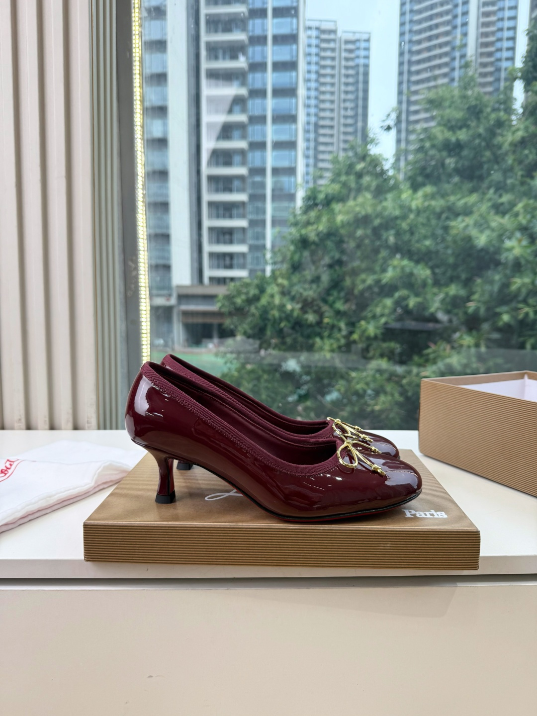 G277Christian Louboutin红底鞋单鞋 选到了颜色真好看呀[色色R]MyTheresa上现在居然 最后