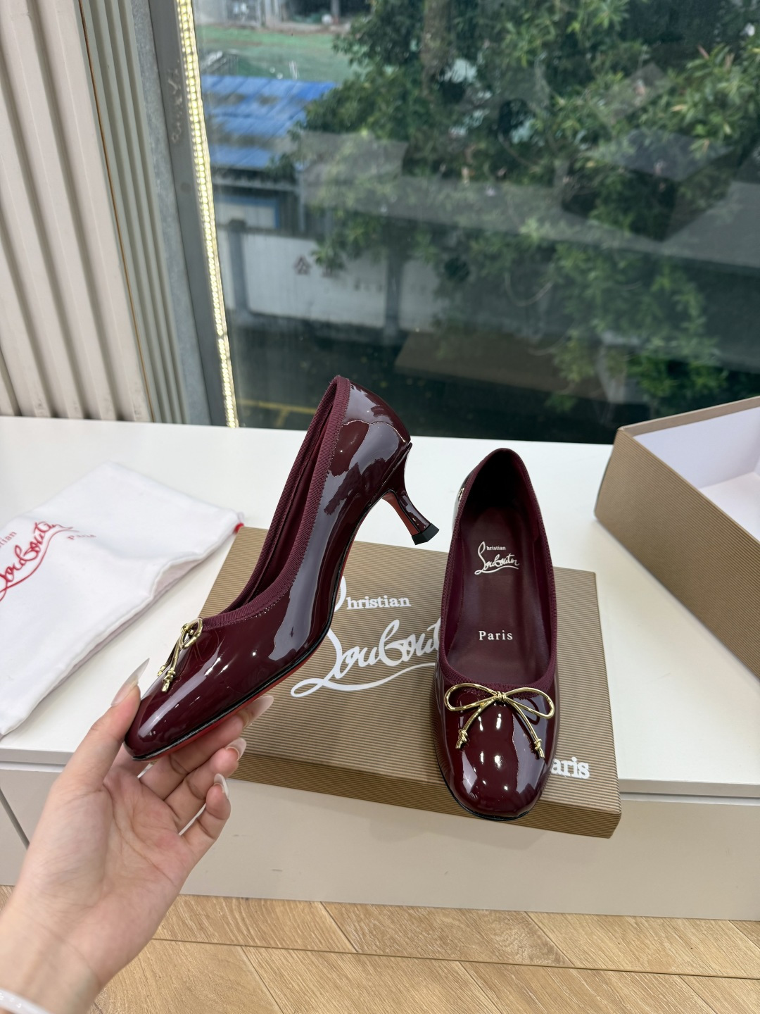 G277Christian Louboutin红底鞋单鞋 选到了颜色真好看呀[色色R]MyTheresa上现在居然 最后