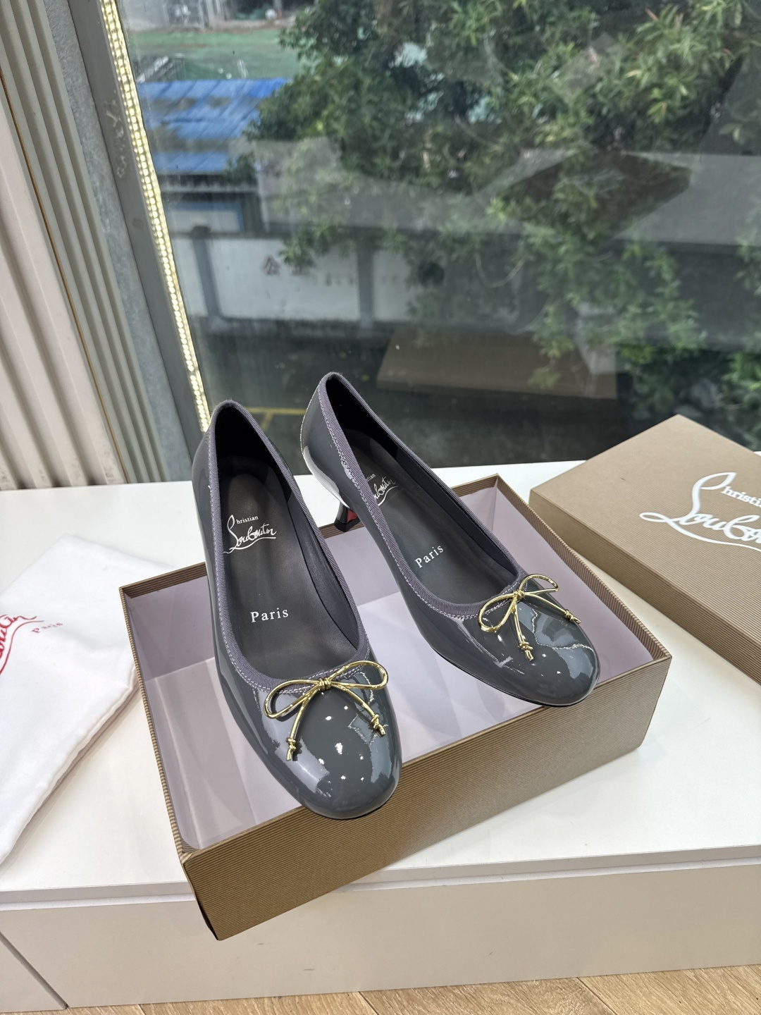 G277Christian Louboutin红底鞋单鞋 选到了颜色真好看呀[色色R]MyTheresa上现在居然 最后
