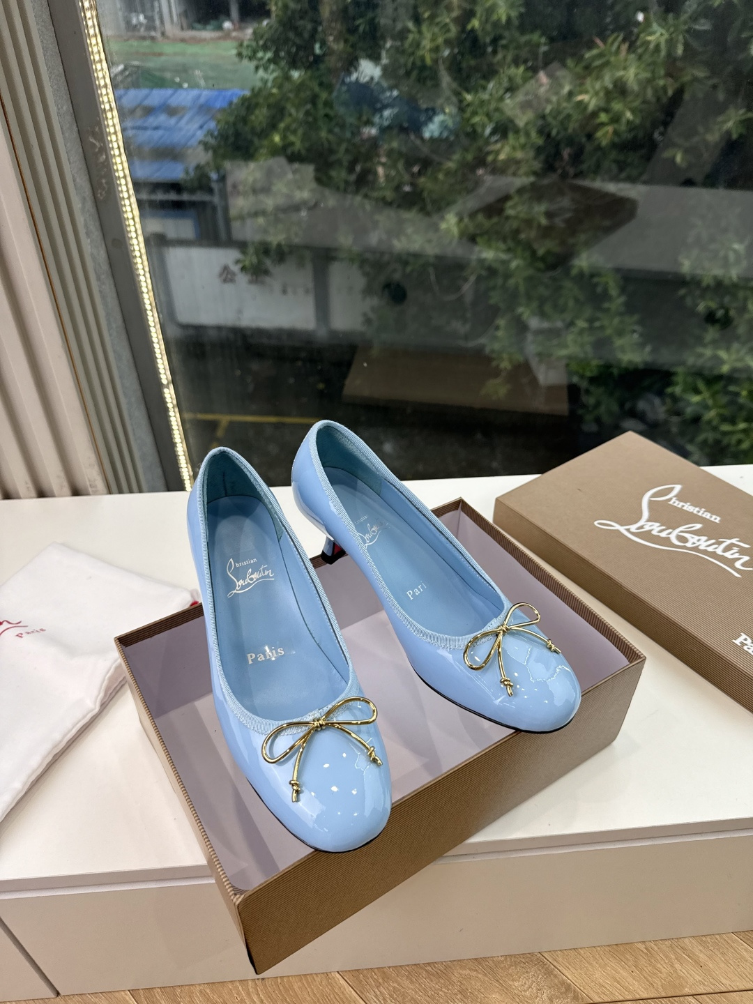 G277Christian Louboutin红底鞋单鞋 选到了颜色真好看呀[色色R]MyTheresa上现在居然 最后
