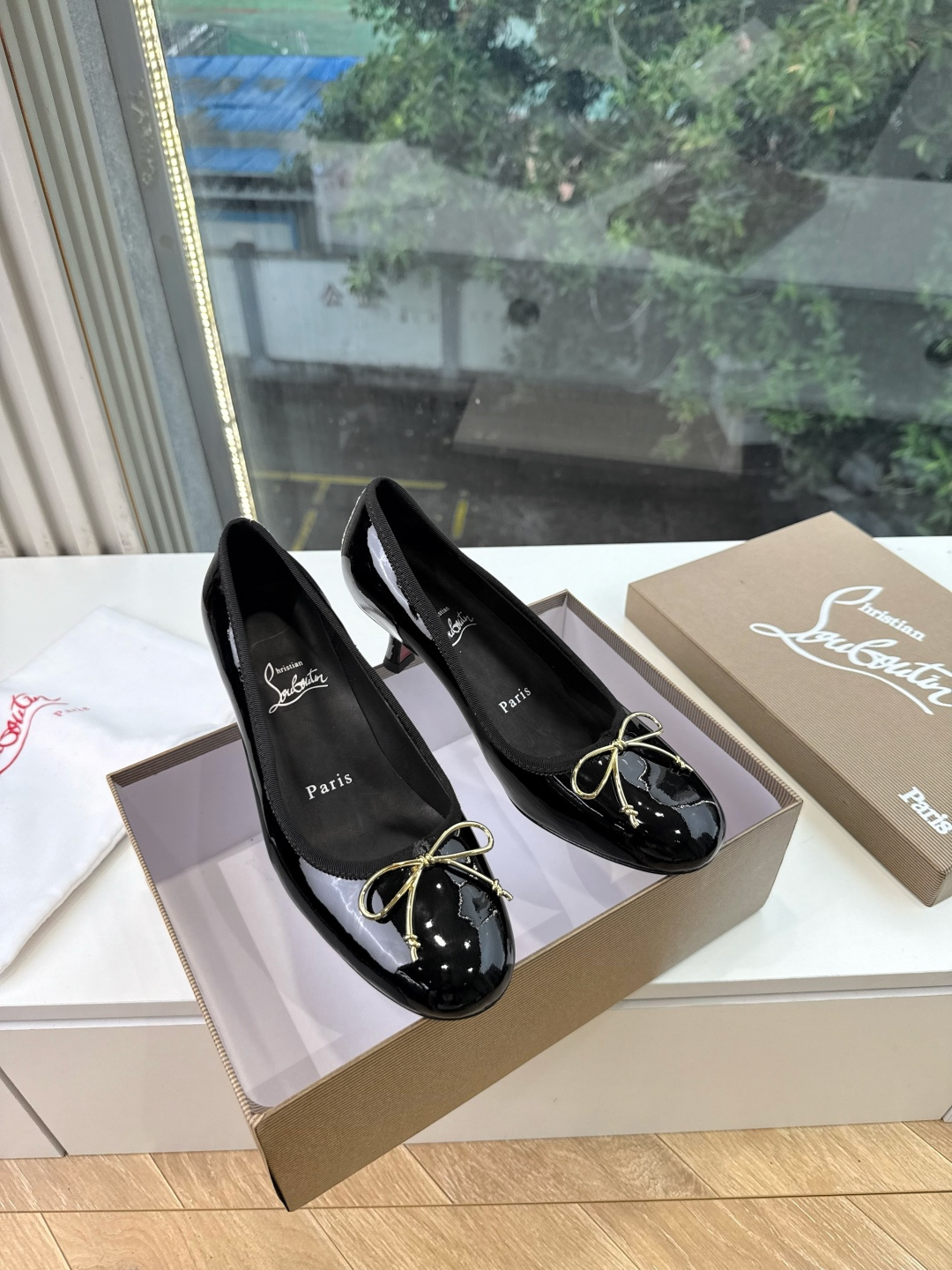 G277Christian Louboutin红底鞋单鞋 选到了颜色真好看呀[色色R]MyTheresa上现在居然 最后