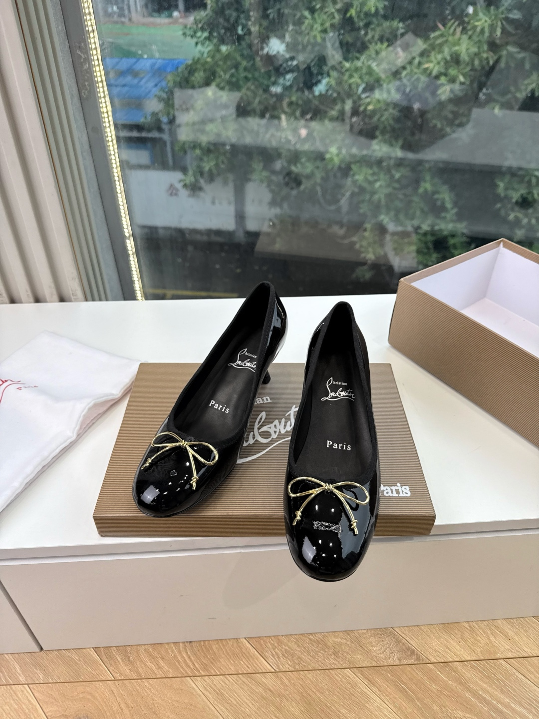 G277Christian Louboutin红底鞋单鞋 选到了颜色真好看呀[色色R]MyTheresa上现在居然 最后