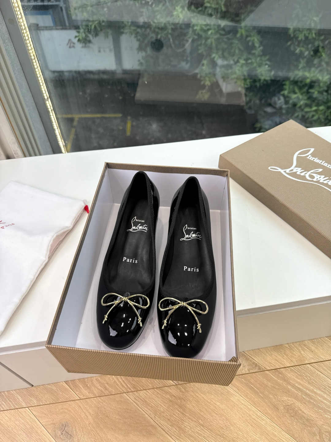 G277Christian Louboutin红底鞋单鞋 选到了颜色真好看呀[色色R]MyTheresa上现在居然 最后