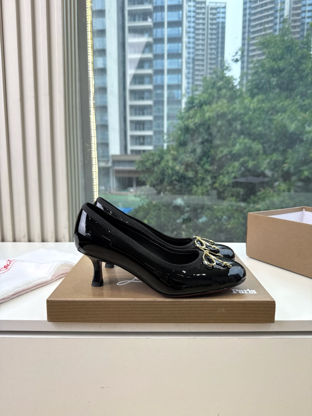 G277Christian Louboutin红底鞋单鞋 选到了颜色真好看呀[色色R]MyTheresa上现在居然 最后