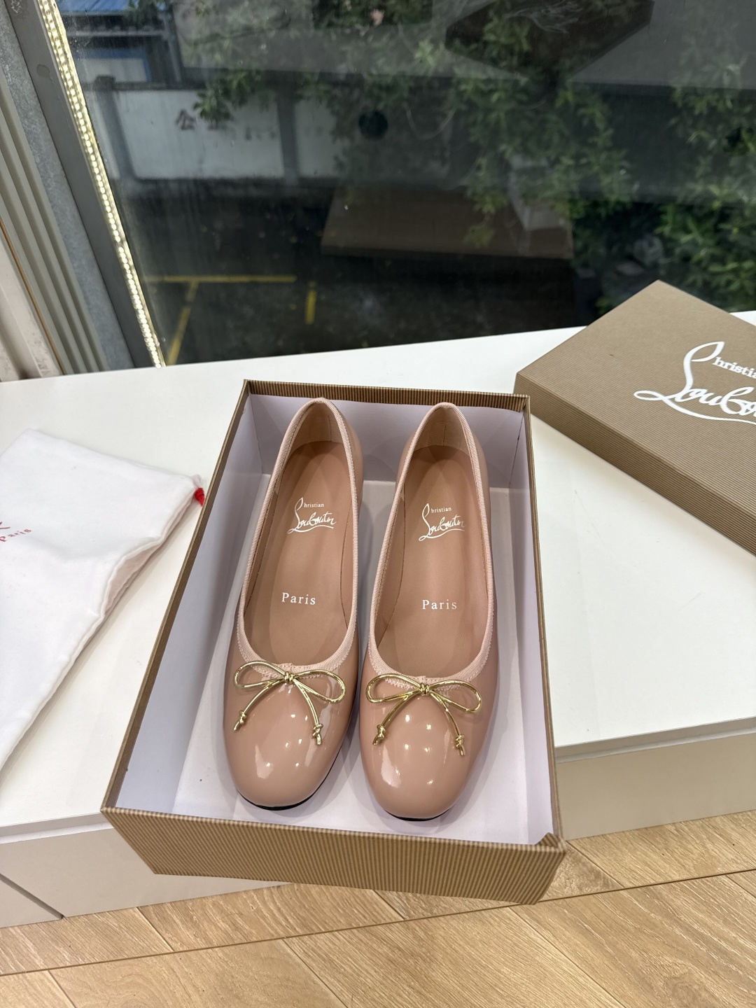 G277Christian Louboutin红底鞋单鞋 选到了颜色真好看呀[色色R]MyTheresa上现在居然 最后