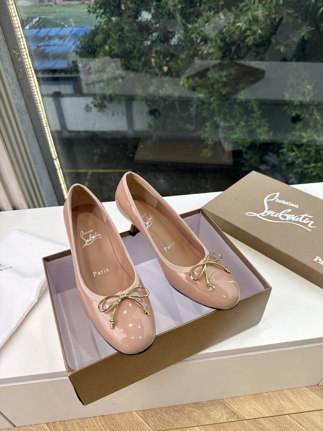 G277Christian Louboutin红底鞋单鞋 选到了颜色真好看呀[色色R]MyTheresa上现在居然 最后