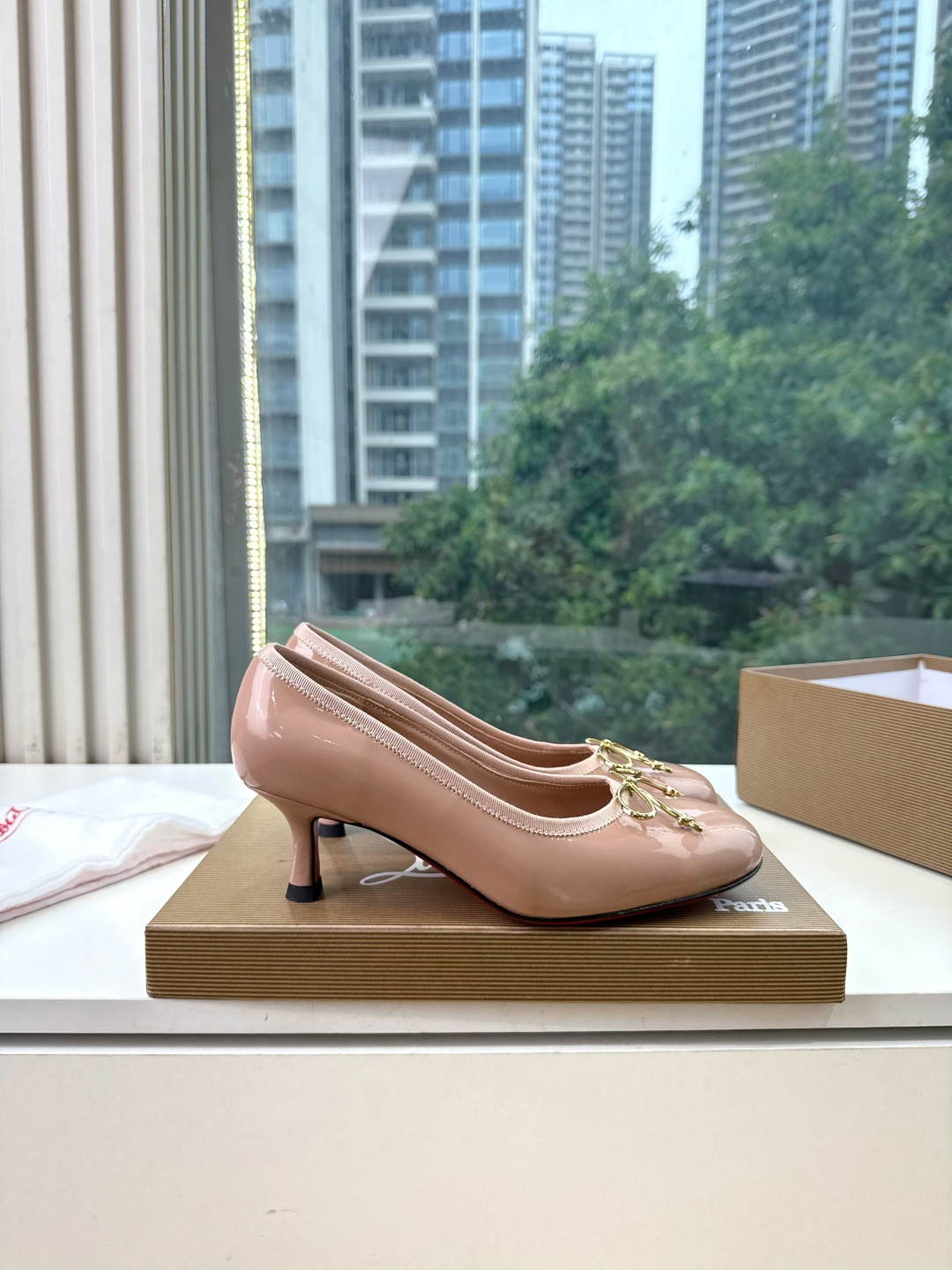 G277Christian Louboutin红底鞋单鞋 选到了颜色真好看呀[色色R]MyTheresa上现在居然 最后