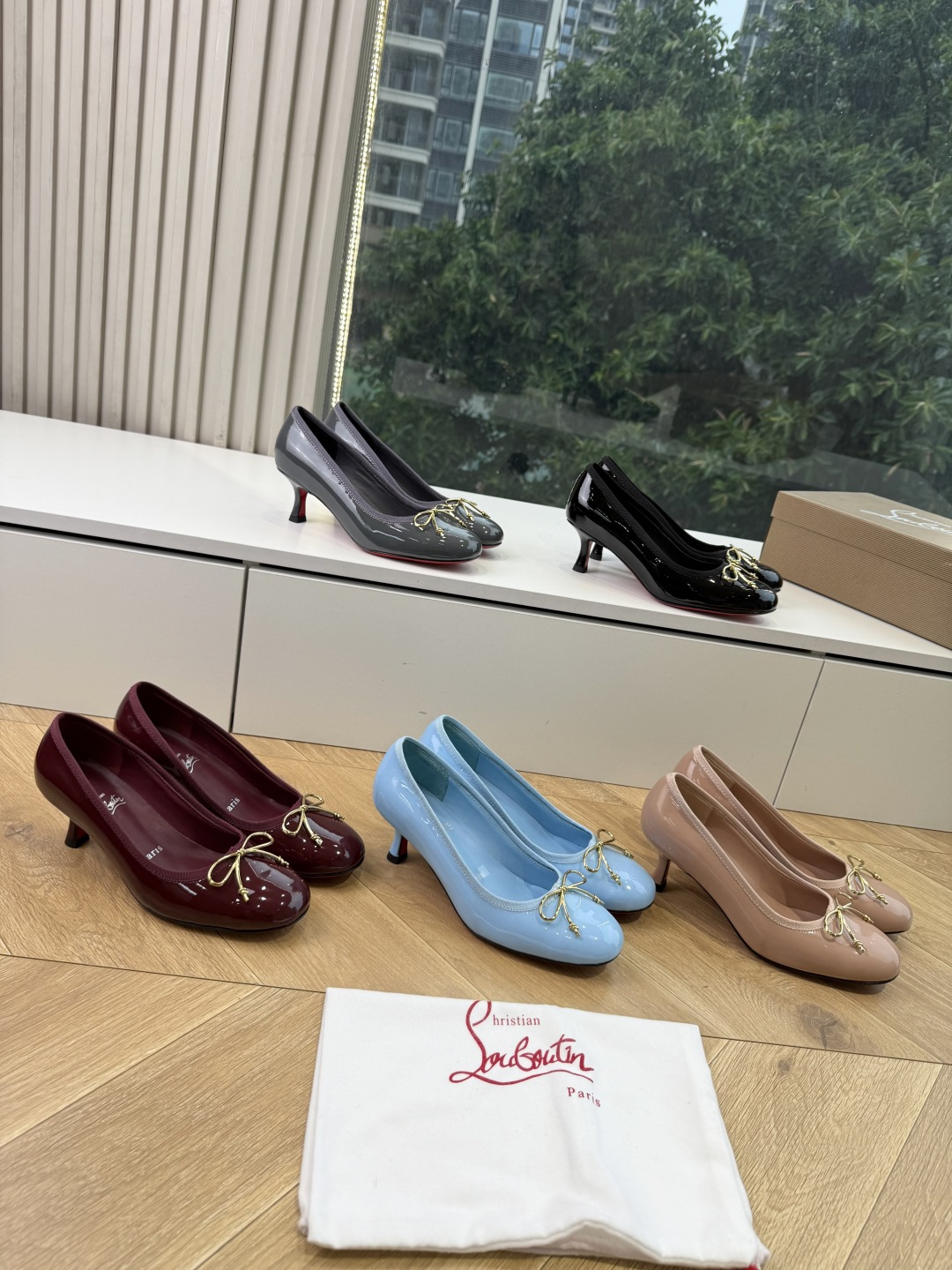 G277Christian Louboutin红底鞋单鞋 选到了颜色真好看呀[色色R]MyTheresa上现在居然 最后