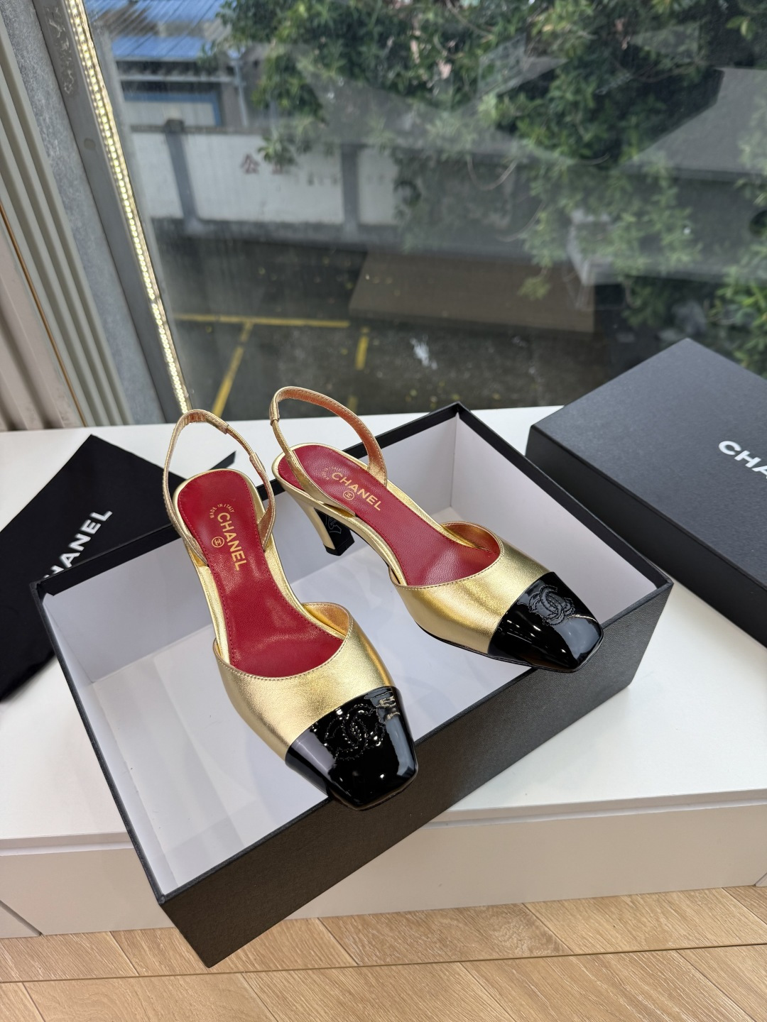 G238Chane*26ss新款玛丽珍单鞋高跟鞋凉鞋 温柔名媛的氛围感缓缓蔓延，圆润鞋头搭配精巧的小蝴蝶结，撞色方头贴标
