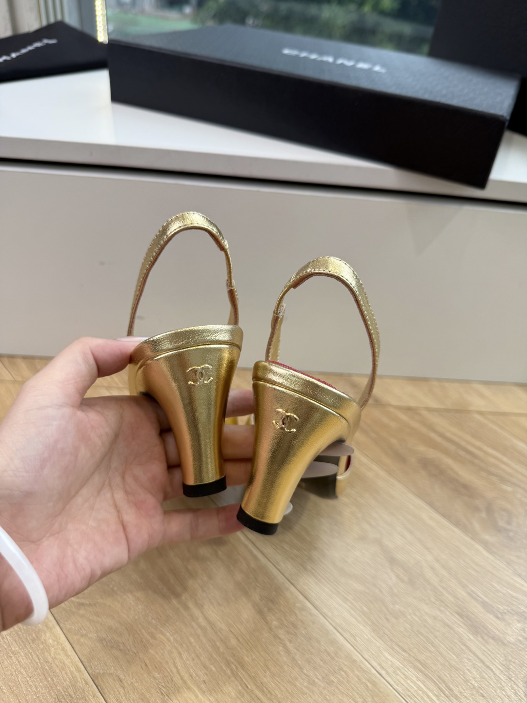 G238Chane*26ss新款玛丽珍单鞋高跟鞋凉鞋 温柔名媛的氛围感缓缓蔓延，圆润鞋头搭配精巧的小蝴蝶结，撞色方头贴标