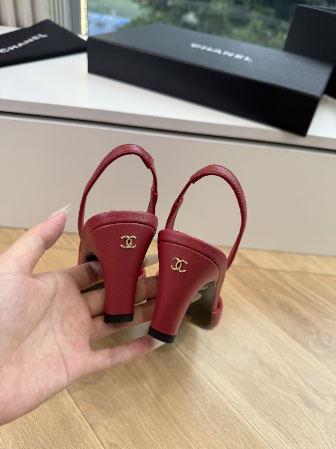 G238Chane*26ss新款玛丽珍单鞋高跟鞋凉鞋 温柔名媛的氛围感缓缓蔓延，圆润鞋头搭配精巧的小蝴蝶结，撞色方头贴标