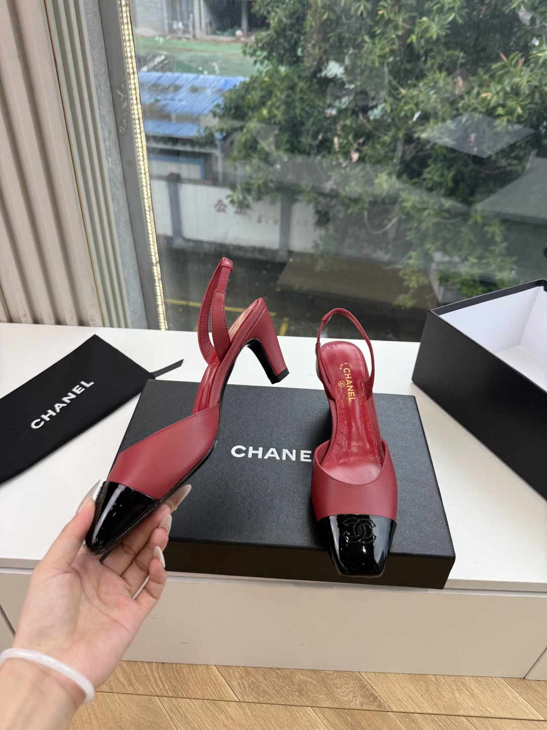 G238Chane*26ss新款玛丽珍单鞋高跟鞋凉鞋 温柔名媛的氛围感缓缓蔓延，圆润鞋头搭配精巧的小蝴蝶结，撞色方头贴标