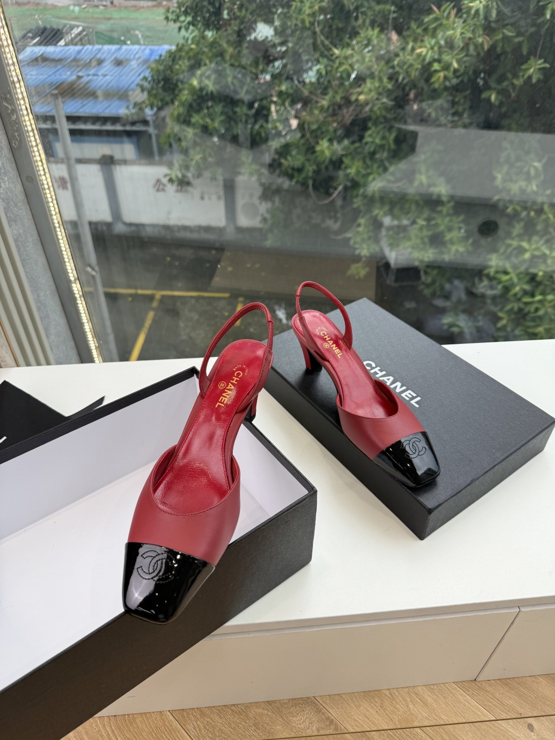 G238Chane*26ss新款玛丽珍单鞋高跟鞋凉鞋 温柔名媛的氛围感缓缓蔓延，圆润鞋头搭配精巧的小蝴蝶结，撞色方头贴标
