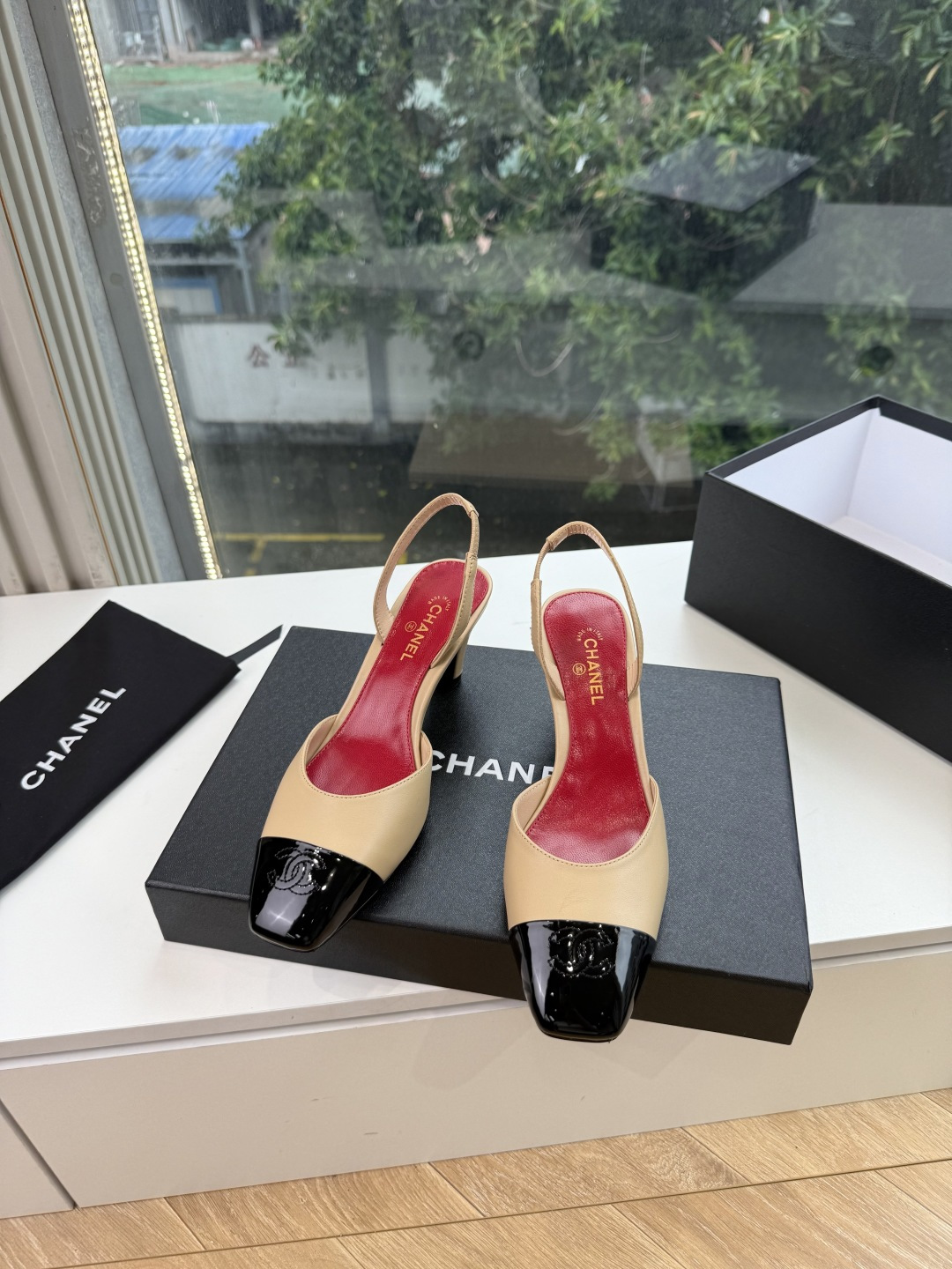 G238Chane*26ss新款玛丽珍单鞋高跟鞋凉鞋 温柔名媛的氛围感缓缓蔓延，圆润鞋头搭配精巧的小蝴蝶结，撞色方头贴标
