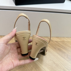 G238Chane*26ss新款玛丽珍单鞋高跟鞋凉鞋 温柔名媛的氛围感缓缓蔓延,圆润鞋头搭配精巧的小蝴蝶结,撞色方头贴标 G238Chane*26ss新款玛丽珍单鞋高跟鞋凉鞋 温柔名媛的氛围感缓缓蔓延,圆润鞋头搭配精巧的小蝴蝶结,撞色方头贴标