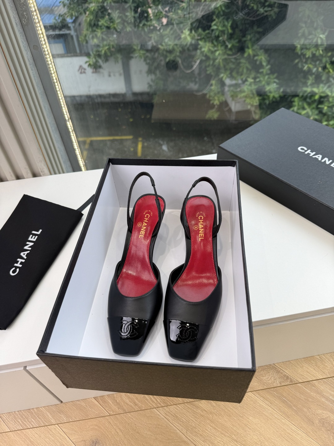 G238Chane*26ss新款玛丽珍单鞋高跟鞋凉鞋 温柔名媛的氛围感缓缓蔓延，圆润鞋头搭配精巧的小蝴蝶结，撞色方头贴标
