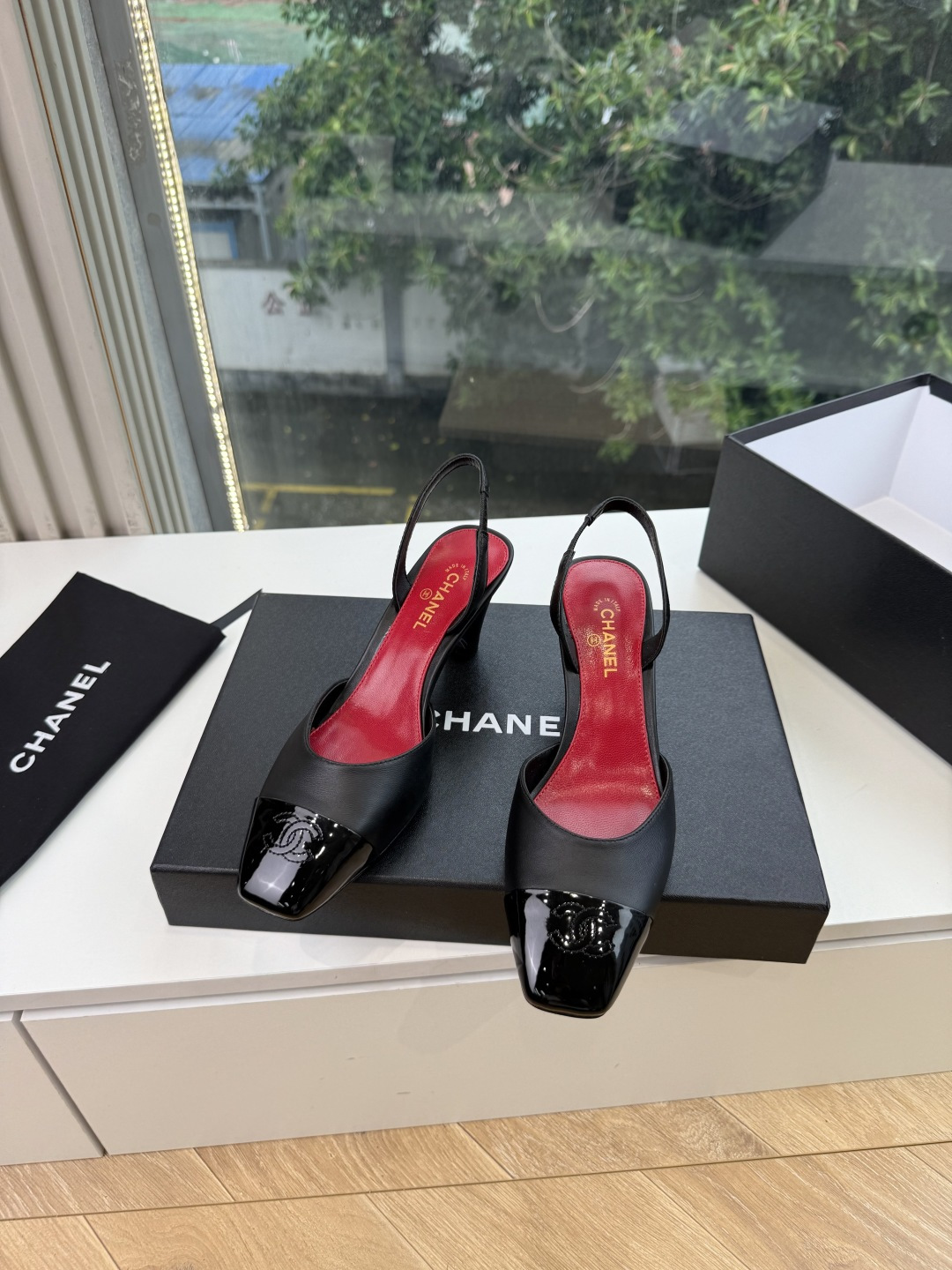 G238Chane*26ss新款玛丽珍单鞋高跟鞋凉鞋 温柔名媛的氛围感缓缓蔓延,圆润鞋头搭配精巧的小蝴蝶结,撞色方头贴标 G238Chane*26ss新款玛丽珍单鞋高跟鞋凉鞋 温柔名媛的氛围感缓缓蔓延,圆润鞋头搭配精巧的小蝴蝶结,撞色方头贴标