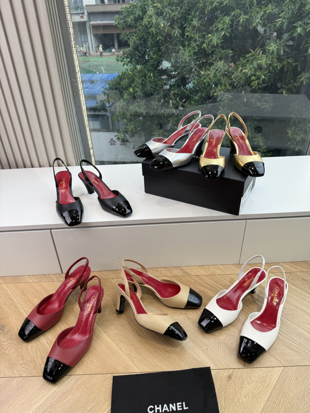 G238Chane*26ss新款玛丽珍单鞋高跟鞋凉鞋 温柔名媛的氛围感缓缓蔓延,圆润鞋头搭配精巧的小蝴蝶结,撞色方头贴标 G238Chane*26ss新款玛丽珍单鞋高跟鞋凉鞋 温柔名媛的氛围感缓缓蔓延,圆润鞋头搭配精巧的小蝴蝶结,撞色方头贴标