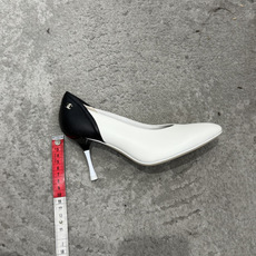 G238Chane*26ss新款玛丽珍单鞋高跟鞋凉鞋 温柔名媛的氛围感缓缓蔓延,圆润鞋头搭配精巧的小蝴蝶结,撞色方头贴标 G238Chane*26ss新款玛丽珍单鞋高跟鞋凉鞋 温柔名媛的氛围感缓缓蔓延,圆润鞋头搭配精巧的小蝴蝶结,撞色方头贴标