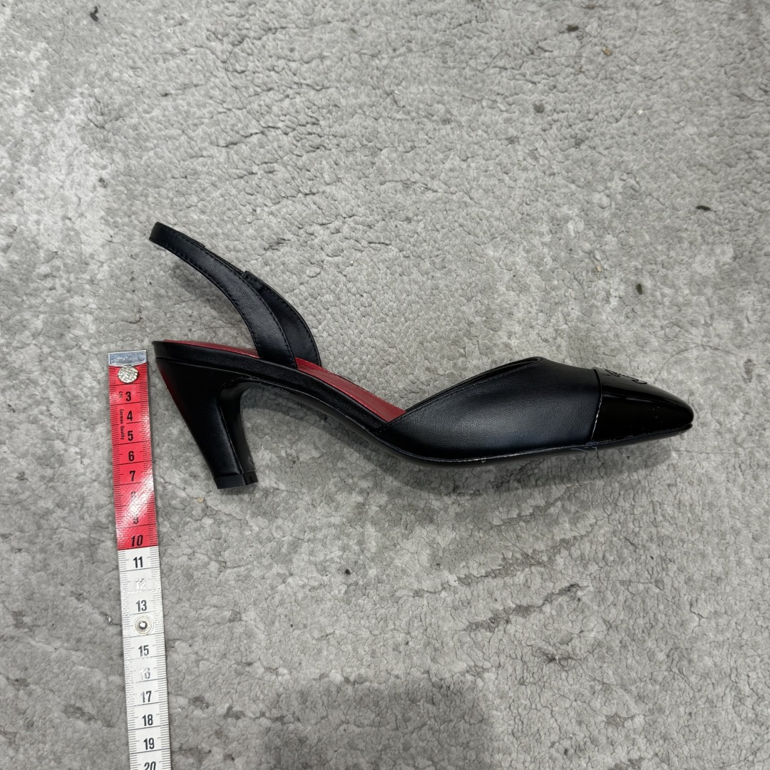 G238Chane*26ss新款玛丽珍单鞋高跟鞋凉鞋 温柔名媛的氛围感缓缓蔓延，圆润鞋头搭配精巧的小蝴蝶结，撞色方头贴标