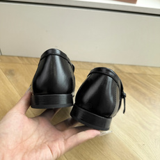 G304Miu Mi*26ss新款擦色乐福鞋 自带复古贵气氛围感的乐福单鞋,圆润鞋头搭配鞋身褶皱设计,复古金属圆环搭扣点 G304Miu Mi*26ss新款擦色乐福鞋 自带复古贵气氛围感的乐福单鞋,圆润鞋头搭配鞋身褶皱设计,复古金属圆环搭扣点