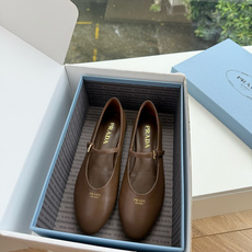 G887统一飞机盒顶级品质所见即所得Prada/普拉达26WF早春新品复古三角标褶皱粗跟平底玛丽珍鞋单鞋 当米兰1913 G887统一飞机盒顶级品质所见即所得Prada/普拉达26WF早春新品复古三角标褶皱粗跟平底玛丽珍鞋单鞋 当米兰1913