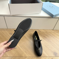 G887统一飞机盒顶级品质所见即所得Prada/普拉达26WF早春新品复古三角标褶皱粗跟平底玛丽珍鞋单鞋 当米兰1913 G887统一飞机盒顶级品质所见即所得Prada/普拉达26WF早春新品复古三角标褶皱粗跟平底玛丽珍鞋单鞋 当米兰1913