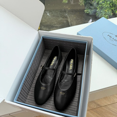 G887统一飞机盒顶级品质所见即所得Prada/普拉达26WF早春新品复古三角标褶皱粗跟平底玛丽珍鞋单鞋 当米兰1913 G887统一飞机盒顶级品质所见即所得Prada/普拉达26WF早春新品复古三角标褶皱粗跟平底玛丽珍鞋单鞋 当米兰1913