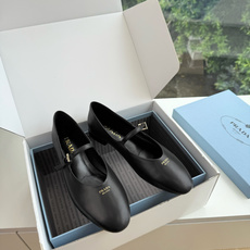 G887统一飞机盒顶级品质所见即所得Prada/普拉达26WF早春新品复古三角标褶皱粗跟平底玛丽珍鞋单鞋 当米兰1913 G887统一飞机盒顶级品质所见即所得Prada/普拉达26WF早春新品复古三角标褶皱粗跟平底玛丽珍鞋单鞋 当米兰1913
