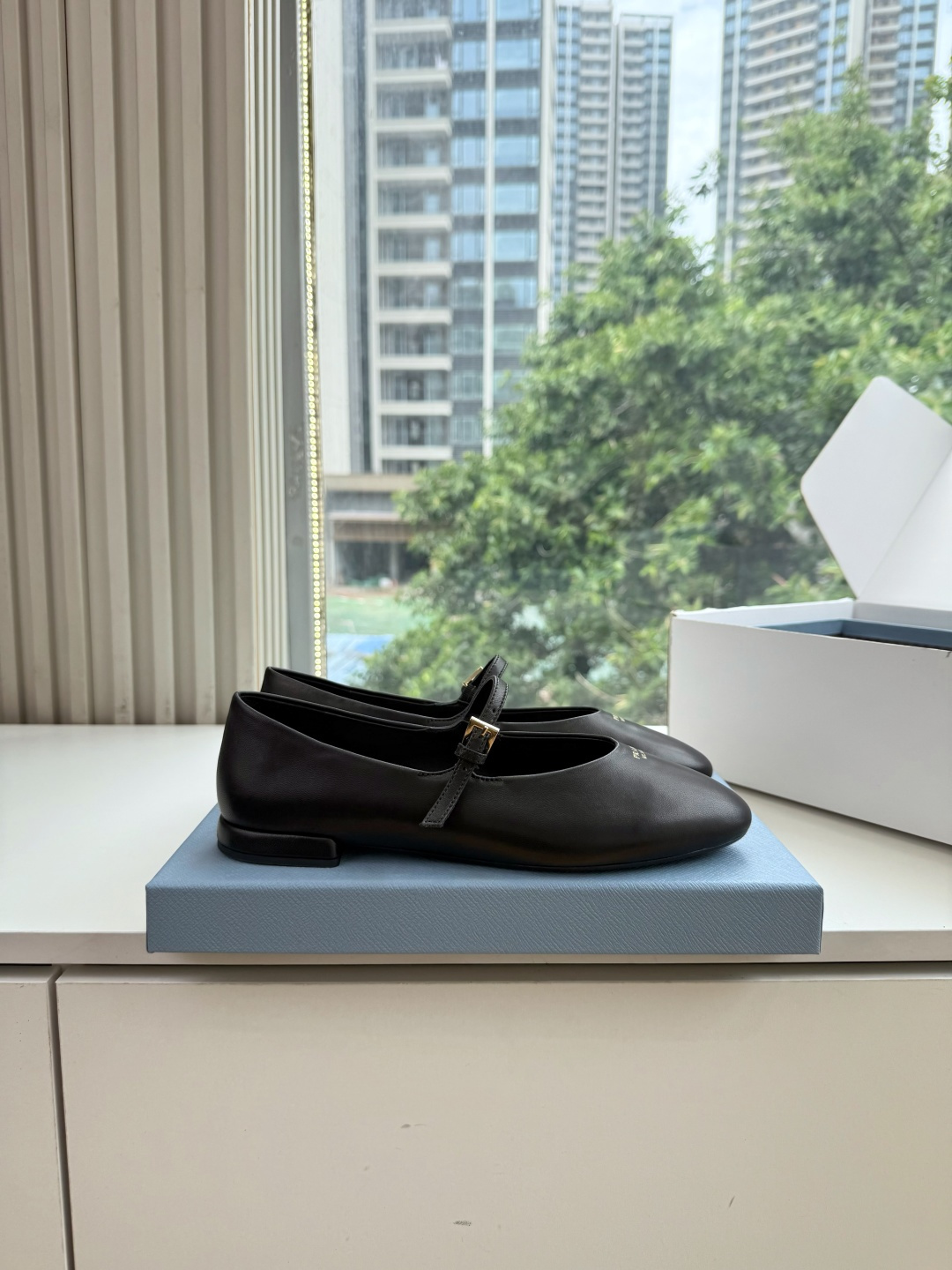 G887统一飞机盒顶级品质所见即所得Prada/普拉达26WF早春新品复古三角标褶皱粗跟平底玛丽珍鞋单鞋 当米兰1913 G887统一飞机盒顶级品质所见即所得Prada/普拉达26WF早春新品复古三角标褶皱粗跟平底玛丽珍鞋单鞋 当米兰1913