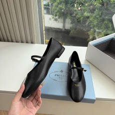 G887统一飞机盒顶级品质所见即所得Prada/普拉达26WF早春新品复古三角标褶皱粗跟平底玛丽珍鞋单鞋 当米兰1913 G887统一飞机盒顶级品质所见即所得Prada/普拉达26WF早春新品复古三角标褶皱粗跟平底玛丽珍鞋单鞋 当米兰1913