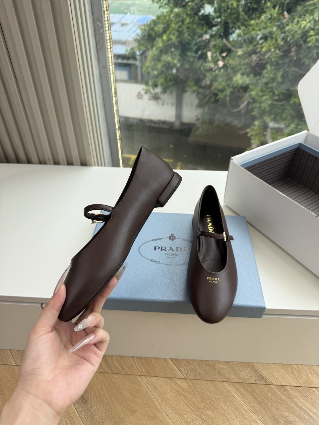G887统一飞机盒顶级品质所见即所得Prada/普拉达26WF早春新品复古三角标褶皱粗跟平底玛丽珍鞋单鞋 当米兰1913 G887统一飞机盒顶级品质所见即所得Prada/普拉达26WF早春新品复古三角标褶皱粗跟平底玛丽珍鞋单鞋 当米兰1913