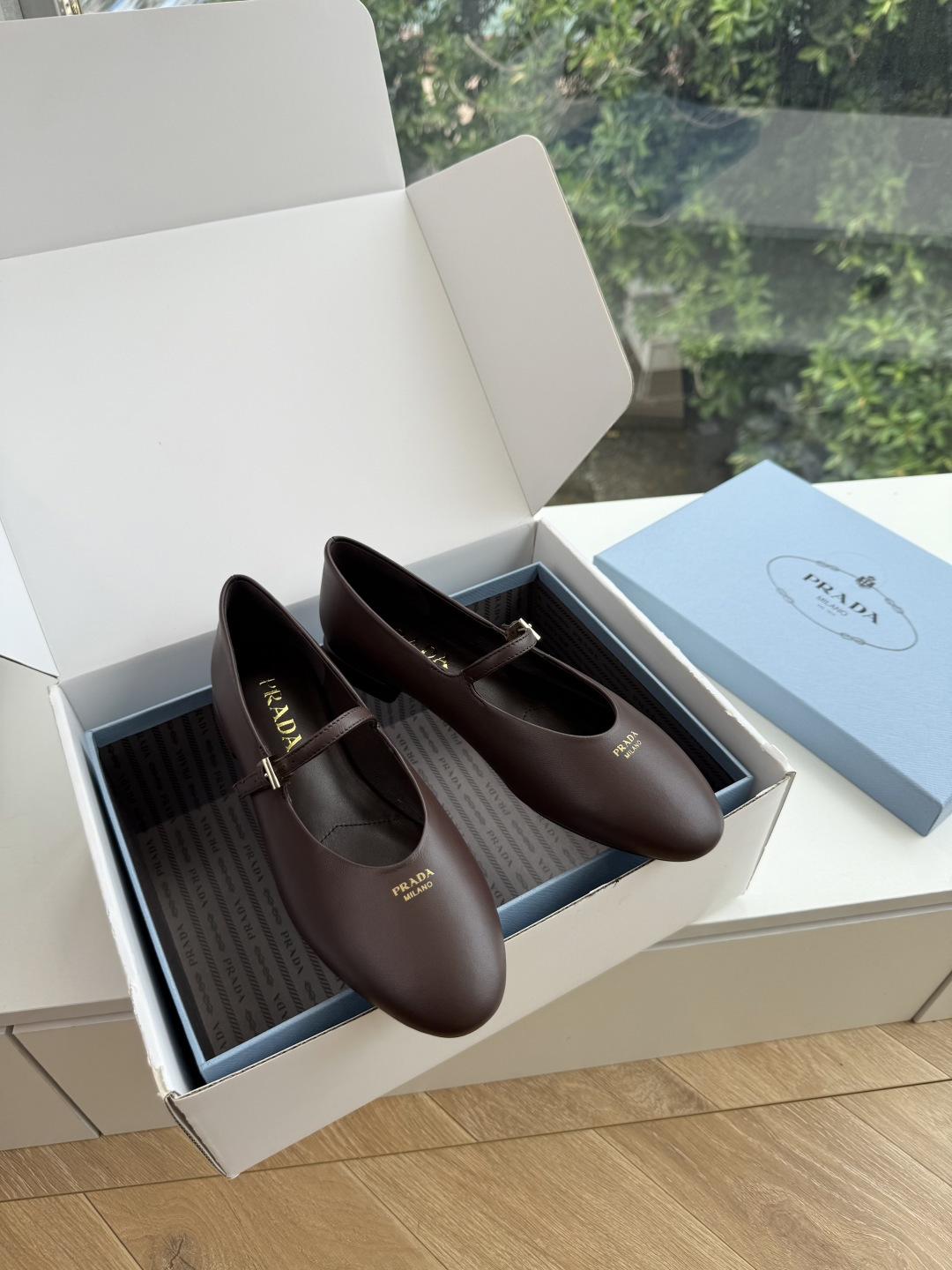G887统一飞机盒顶级品质所见即所得Prada/普拉达26WF早春新品复古三角标褶皱粗跟平底玛丽珍鞋单鞋 当米兰1913 G887统一飞机盒顶级品质所见即所得Prada/普拉达26WF早春新品复古三角标褶皱粗跟平底玛丽珍鞋单鞋 当米兰1913