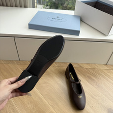 G887统一飞机盒顶级品质所见即所得Prada/普拉达26WF早春新品复古三角标褶皱粗跟平底玛丽珍鞋单鞋 当米兰1913 G887统一飞机盒顶级品质所见即所得Prada/普拉达26WF早春新品复古三角标褶皱粗跟平底玛丽珍鞋单鞋 当米兰1913