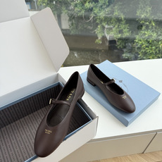 G887统一飞机盒顶级品质所见即所得Prada/普拉达26WF早春新品复古三角标褶皱粗跟平底玛丽珍鞋单鞋 当米兰1913 G887统一飞机盒顶级品质所见即所得Prada/普拉达26WF早春新品复古三角标褶皱粗跟平底玛丽珍鞋单鞋 当米兰1913