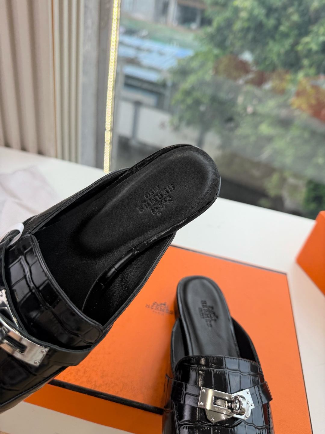 G393顶级版本Hermes 爱马仕春新款秋冬新出穆勒拖鞋乐福鞋简直是太完美了,亲大胆入,逛街妥妥的不需要创可贴还更新了 G393顶级版本Hermes 爱马仕春新款秋冬新出穆勒拖鞋乐福鞋简直是太完美了,亲大胆入,逛街妥妥的不需要创可贴还更新了