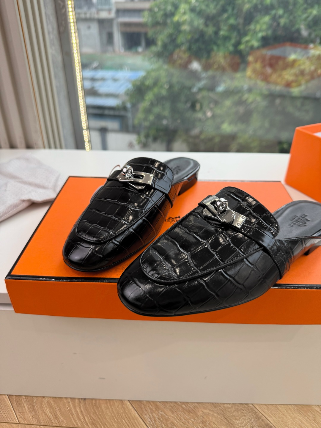 G393顶级版本Hermes 爱马仕春新款秋冬新出穆勒拖鞋乐福鞋简直是太完美了,亲大胆入,逛街妥妥的不需要创可贴还更新了 G393顶级版本Hermes 爱马仕春新款秋冬新出穆勒拖鞋乐福鞋简直是太完美了,亲大胆入,逛街妥妥的不需要创可贴还更新了