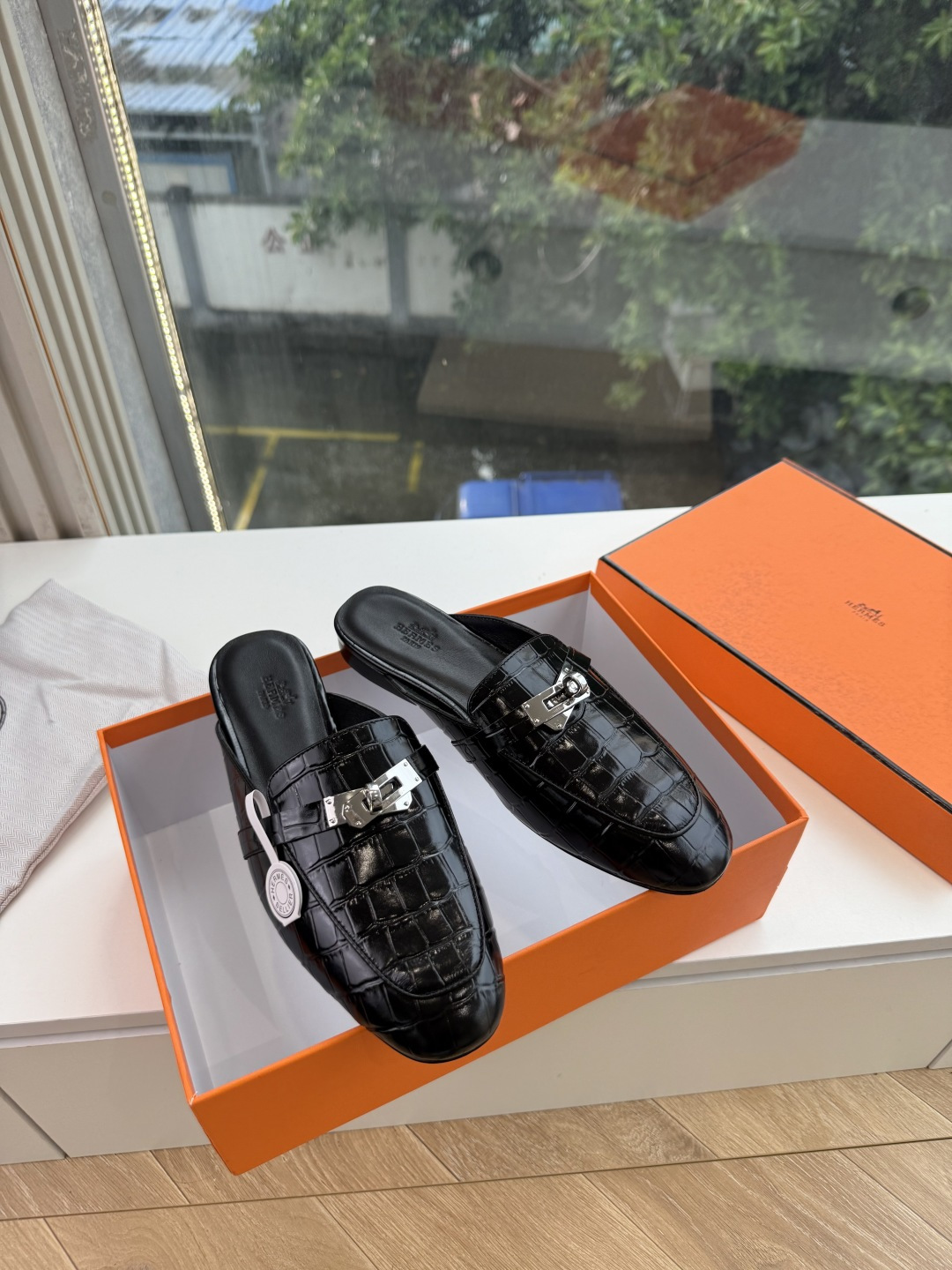 G393顶级版本Hermes 爱马仕春新款秋冬新出穆勒拖鞋乐福鞋简直是太完美了,亲大胆入,逛街妥妥的不需要创可贴还更新了 G393顶级版本Hermes 爱马仕春新款秋冬新出穆勒拖鞋乐福鞋简直是太完美了,亲大胆入,逛街妥妥的不需要创可贴还更新了