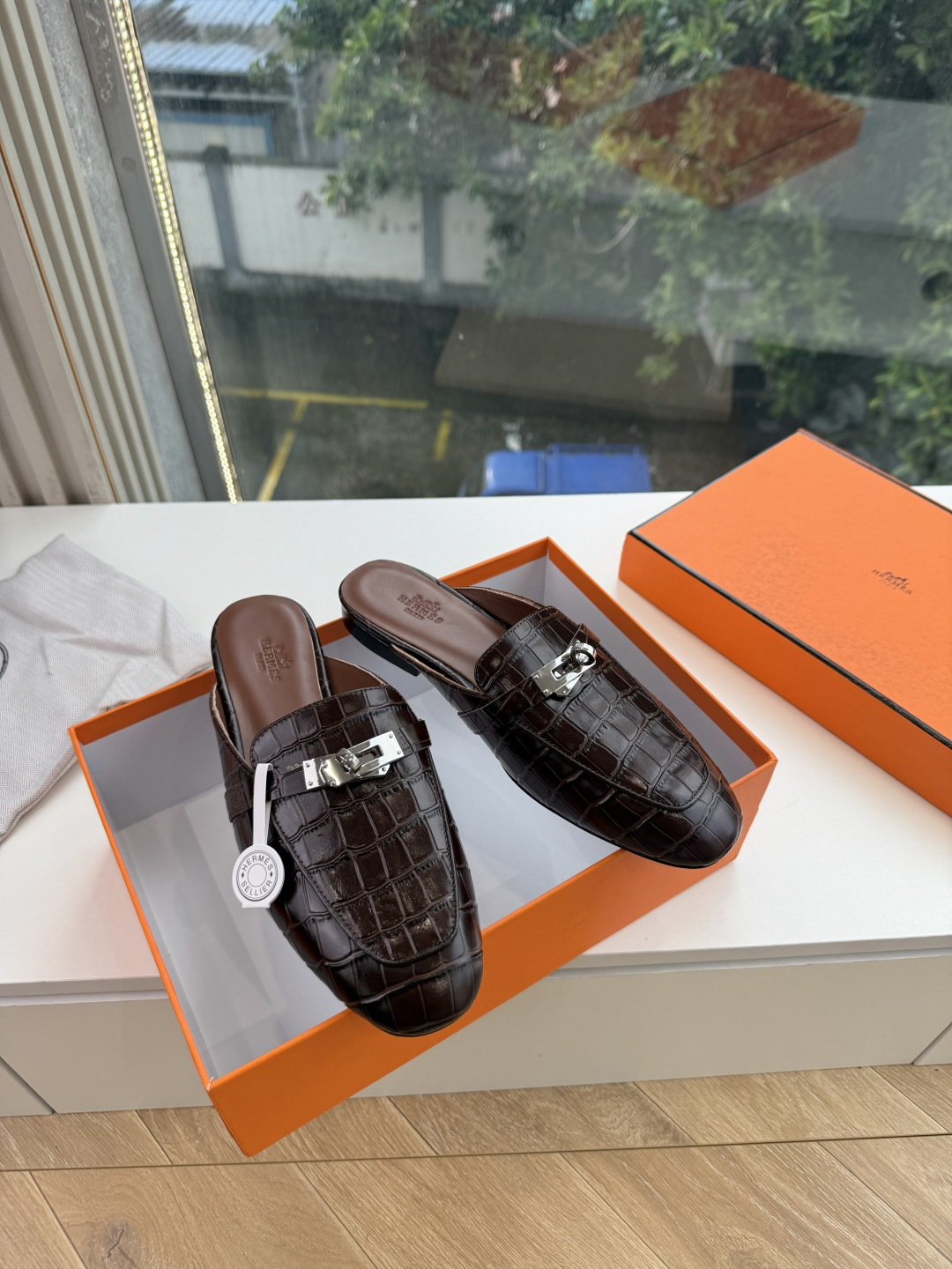 G393顶级版本Hermes 爱马仕春新款秋冬新出穆勒拖鞋乐福鞋简直是太完美了,亲大胆入,逛街妥妥的不需要创可贴还更新了 G393顶级版本Hermes 爱马仕春新款秋冬新出穆勒拖鞋乐福鞋简直是太完美了,亲大胆入,逛街妥妥的不需要创可贴还更新了