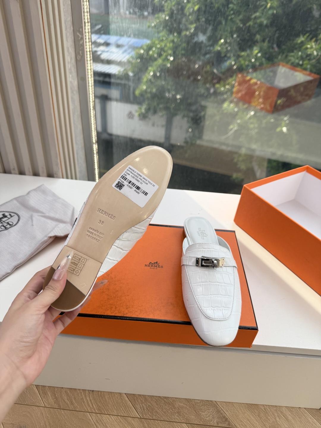 G393顶级版本Hermes 爱马仕春新款秋冬新出穆勒拖鞋乐福鞋简直是太完美了,亲大胆入,逛街妥妥的不需要创可贴还更新了 G393顶级版本Hermes 爱马仕春新款秋冬新出穆勒拖鞋乐福鞋简直是太完美了,亲大胆入,逛街妥妥的不需要创可贴还更新了