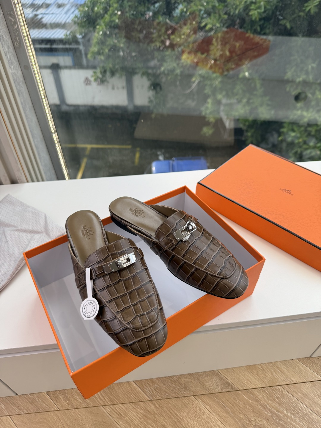 G393顶级版本Hermes 爱马仕春新款秋冬新出穆勒拖鞋乐福鞋简直是太完美了，亲大胆入，逛街妥妥的不需要创可贴还更新了