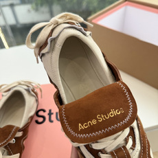 所见即所得出货快G130Acne Studios新款芭蕾舞运动鞋(Acne Studios将运动鞋与当下热门的芭蕾舞鞋元 所见即所得出货快G130Acne Studios新款芭蕾舞运动鞋(Acne Studios将运动鞋与当下热门的芭蕾舞鞋元