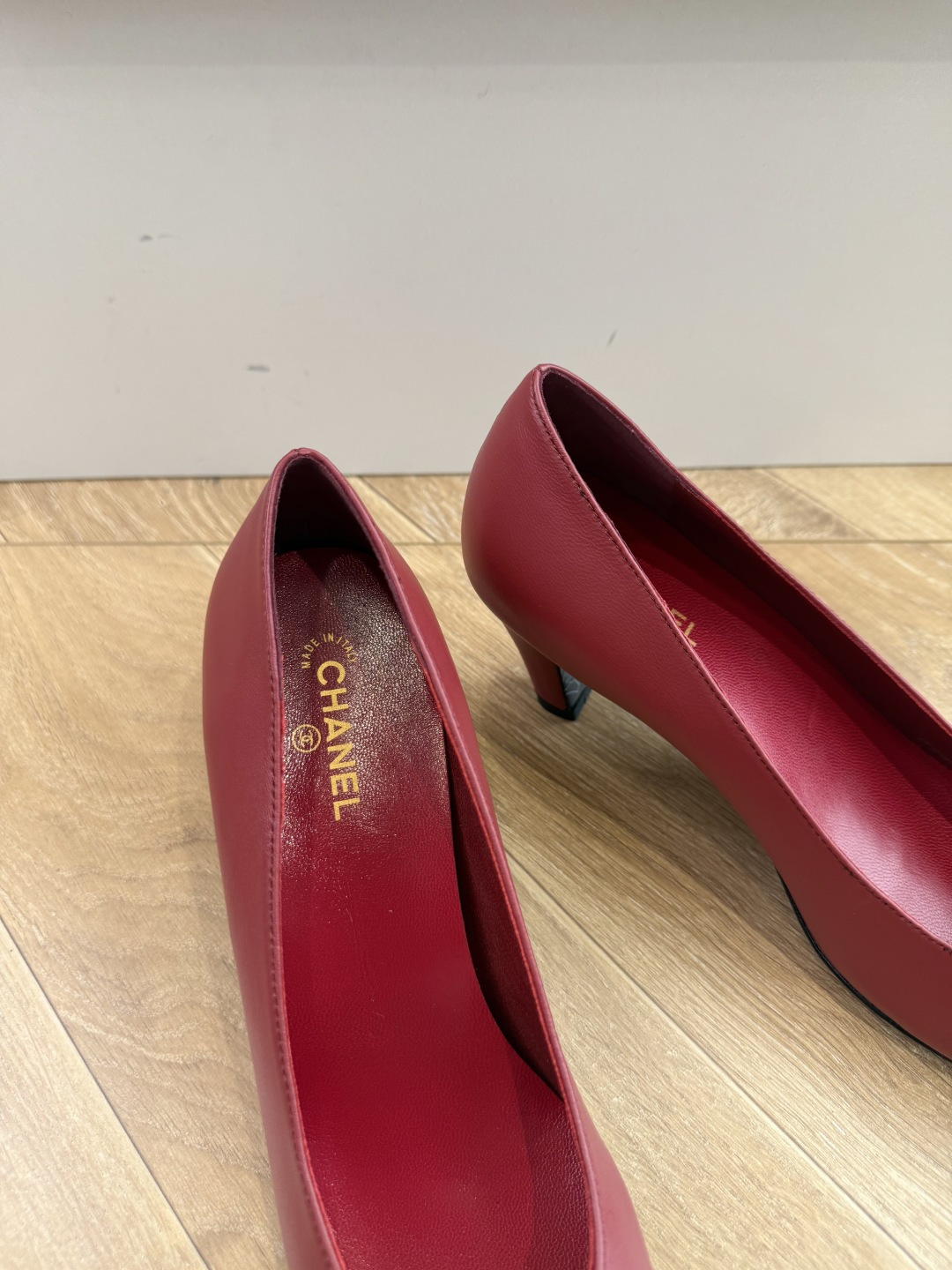G238Chane*26ss新款玛丽珍单鞋高跟鞋凉鞋 温柔名媛的氛围感缓缓蔓延,圆润鞋头搭配精巧的小蝴蝶结,撞色方头贴标 G238Chane*26ss新款玛丽珍单鞋高跟鞋凉鞋 温柔名媛的氛围感缓缓蔓延,圆润鞋头搭配精巧的小蝴蝶结,撞色方头贴标