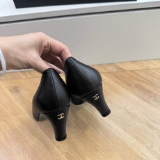 G238Chane*26ss新款玛丽珍单鞋高跟鞋凉鞋 温柔名媛的氛围感缓缓蔓延,圆润鞋头搭配精巧的小蝴蝶结,撞色方头贴标 G238Chane*26ss新款玛丽珍单鞋高跟鞋凉鞋 温柔名媛的氛围感缓缓蔓延,圆润鞋头搭配精巧的小蝴蝶结,撞色方头贴标