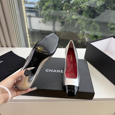G238Chane*26ss新款玛丽珍单鞋高跟鞋凉鞋 温柔名媛的氛围感缓缓蔓延,圆润鞋头搭配精巧的小蝴蝶结,撞色方头贴标 G238Chane*26ss新款玛丽珍单鞋高跟鞋凉鞋 温柔名媛的氛围感缓缓蔓延,圆润鞋头搭配精巧的小蝴蝶结,撞色方头贴标