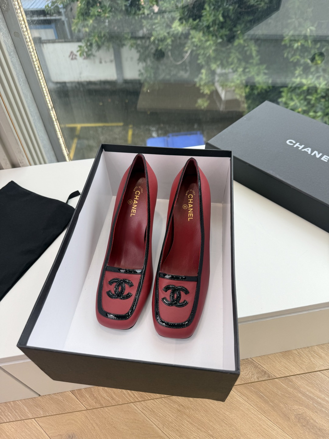 G238Chane*26ss新款玛丽珍单鞋高跟鞋凉鞋 温柔名媛的氛围感缓缓蔓延，圆润鞋头搭配精巧的小蝴蝶结，撞色方头贴标