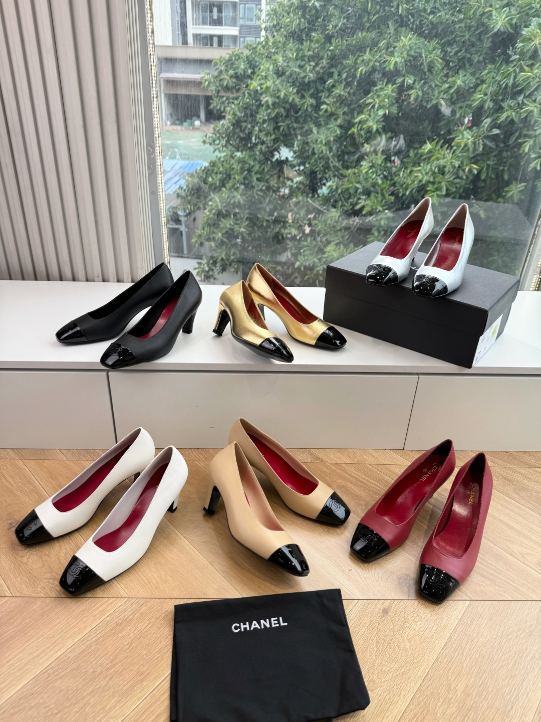 G238Chane*26ss新款玛丽珍单鞋高跟鞋凉鞋 温柔名媛的氛围感缓缓蔓延,圆润鞋头搭配精巧的小蝴蝶结,撞色方头贴标 G238Chane*26ss新款玛丽珍单鞋高跟鞋凉鞋 温柔名媛的氛围感缓缓蔓延,圆润鞋头搭配精巧的小蝴蝶结,撞色方头贴标