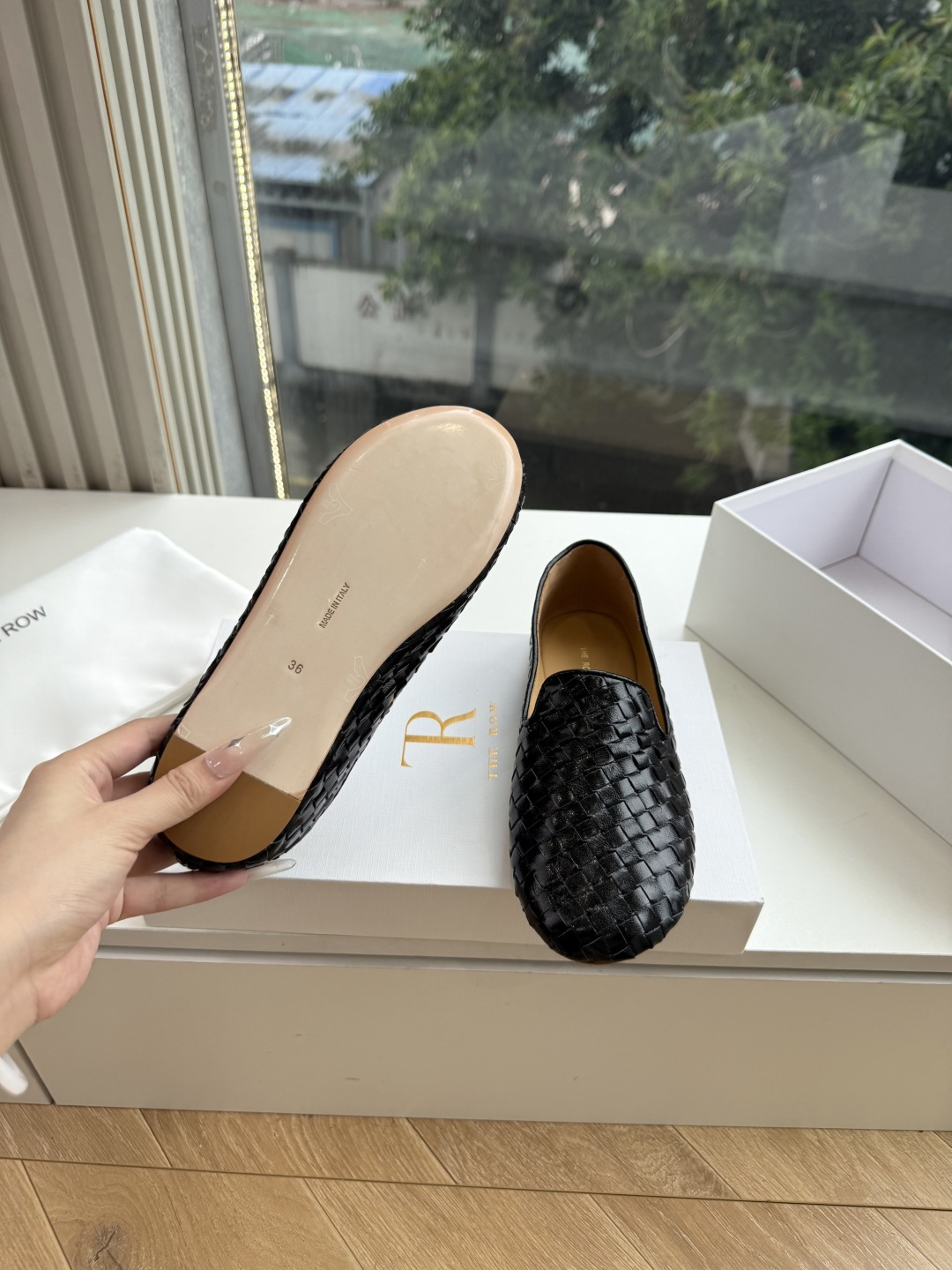 G679代购级别the roe单鞋一定要收了它 有一丢高级又简约的感觉其实除了好看以外它的舒适度真的是好穿到舍不得脱下来