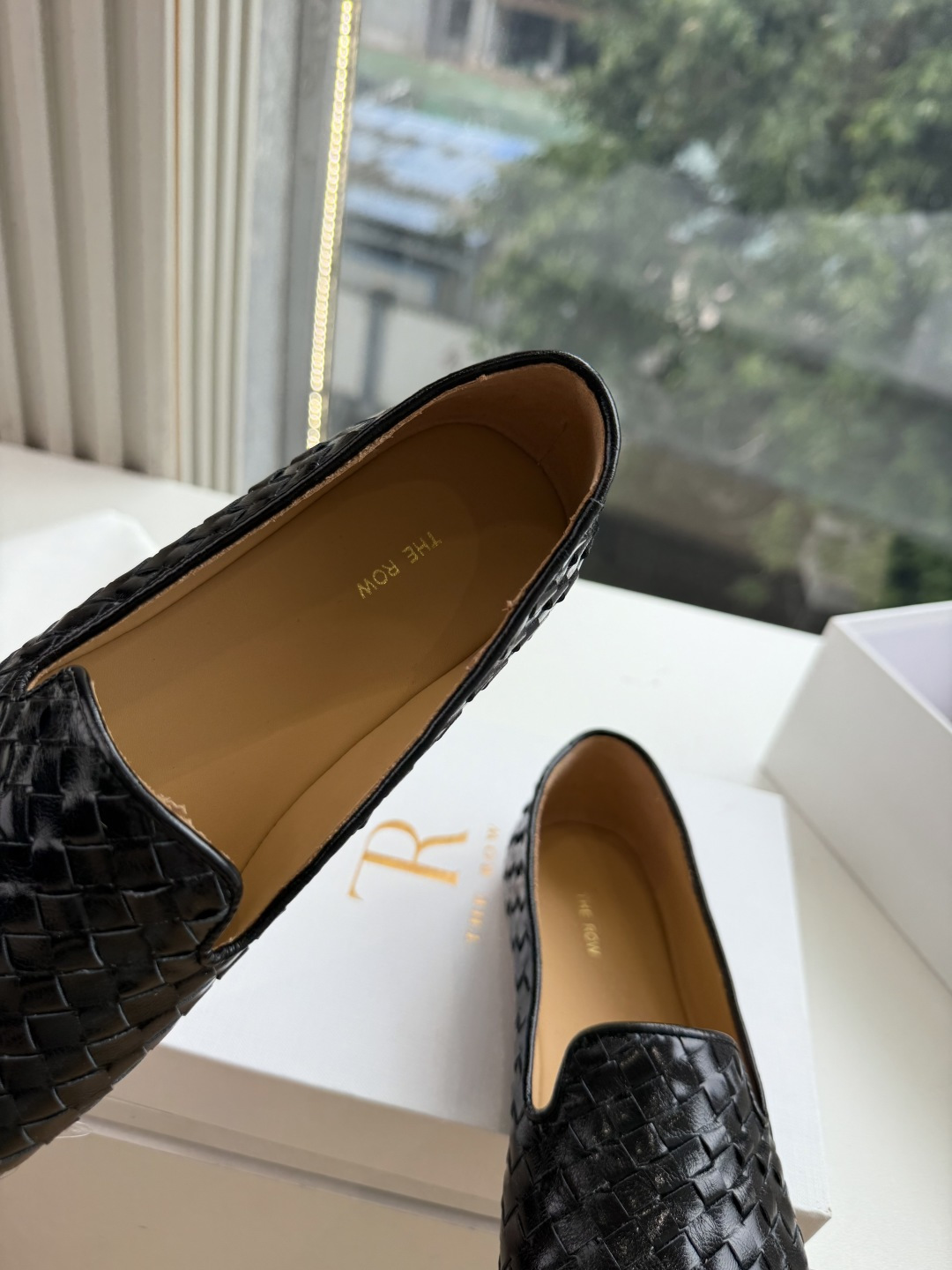 G679代购级别the roe单鞋一定要收了它 有一丢高级又简约的感觉其实除了好看以外它的舒适度真的是好穿到舍不得脱下来